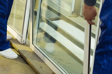 Commercial Glass Repair Technician in Lynn Haven, FL